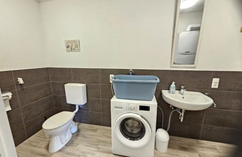 MR Living I moderne Apartments mit Einzelbetten, voll ausgestattete Küche, WLAN, Parkplatz, ideal für Monteure I DI01, DI02 - Foto 6