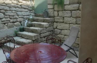 A fleur de rue appartement climatisé Uzès centre - Foto 1