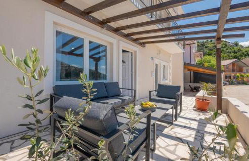 2 Bedroom Nice Apartment In Rogotin - Photo 7