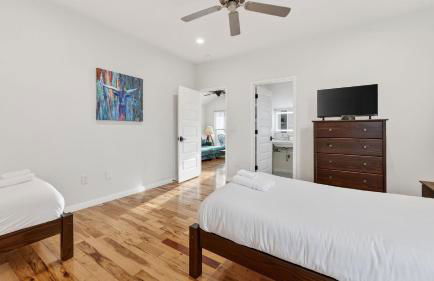 Chestnut Ember by AvantStay Indoor-Outdoor Living Firepit Balcony Near Downtown Austin Hotspots - Foto 25