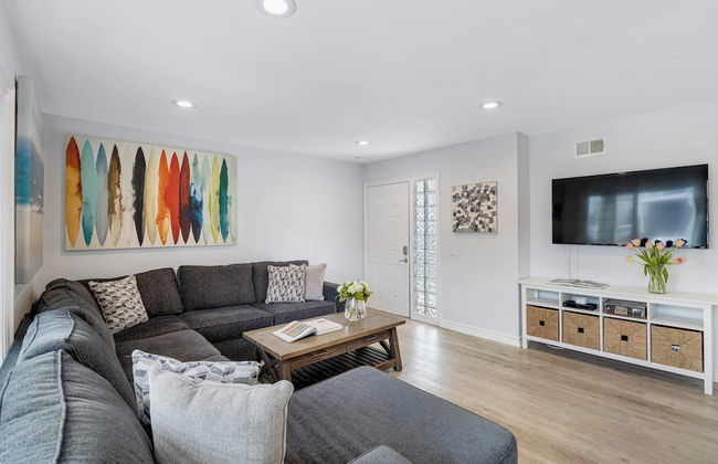 Sandy by Avantstay Oceanview, Steps to Beach Patio w/ Fire Pit + Dining Area - Foto 6