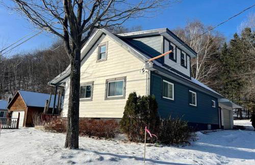 Munising Getaway - Photo 13