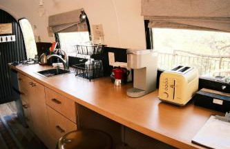 Silver Bullet Airstream, El Mistico Glamping Ranch - Foto 25