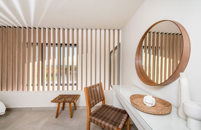 Serene seafront villas - Photo 19