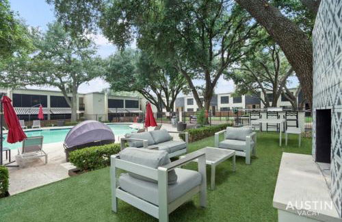 Spacious 2 Apt Combo Sleeps 12 Pool and Pets - Photo 50