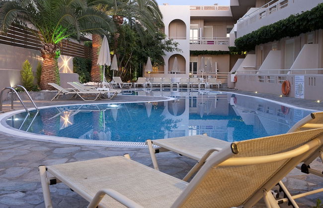 Axos Hotel - Photo 16