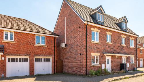 Swindon Modern Large House with Garden Sleeps 7 - Foto 2