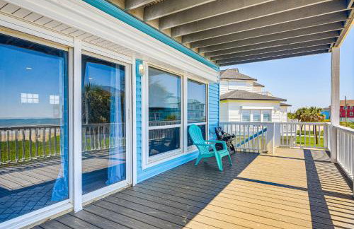 Walk to Beach Home with 2 Decks in Galveston! - Foto 7