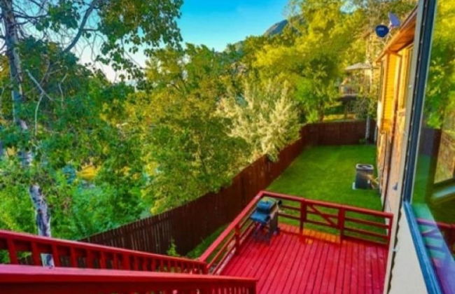 Exquisite 7-BR Home by the Mountains - Photo 23