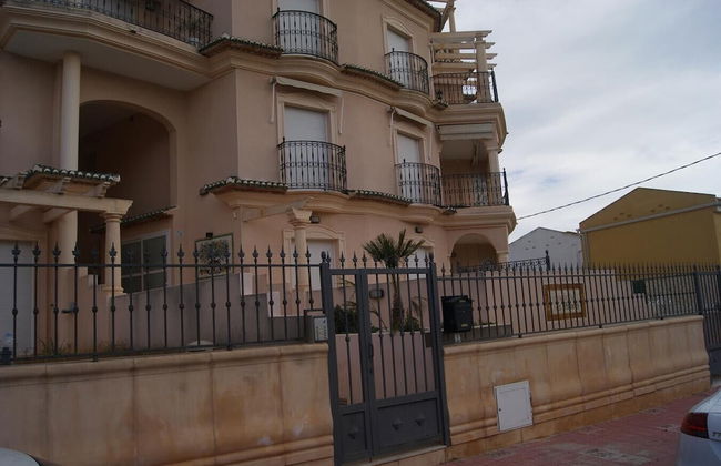 Marineu Los Almendros - Foto 1