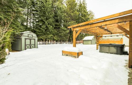 Mountain Retreat with Hot Tub, Game Room and Yard home - Foto 40