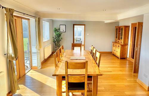 Stunning 7 Bedroom Escape Near New Forest and Beach - Large Garden - Serene Setting - Sleeps 14 - Foto 14