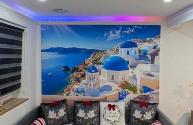 Luxury Santorini Boutique Suite with a Mediterranean Soul - 15m to Heathrow Windsor Ascot Legoland with Free Parking - Foto 6