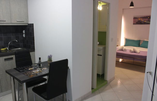 Aaron Studios Apartments - Photo 30