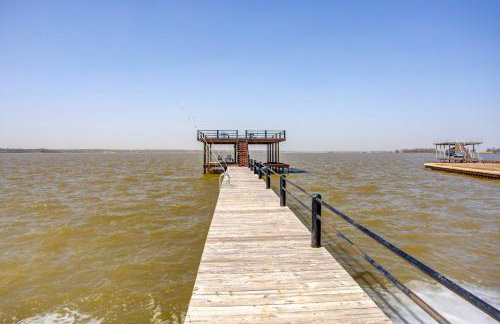 Cedar Creek Lakefront Vacation Rental with Pool - Foto 27