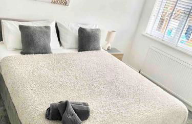 Cosy Home in Swindon 3 with parking centrally located-Business or Leisure - Foto 9