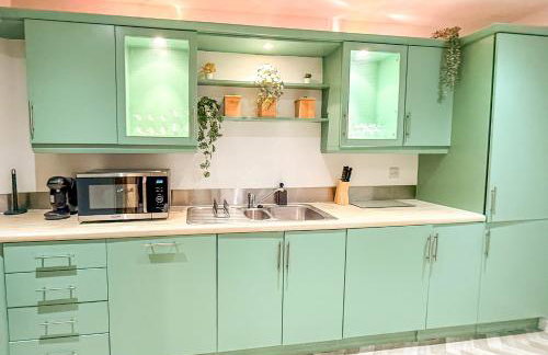 Tutu Suite - Stylish & Quiet City Centre 2 Bed Apartment I Free private Parking & Fast WiFi - Foto 5