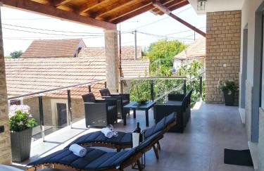 Modern penthouse Ivan with rooftop swimming pool and jacuzzi - Foto 13