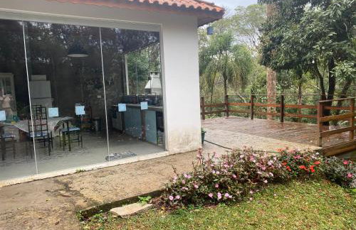 Casa de campo com muito verde e paz, 2 quartos, Wi-Fi, churrasqueira, deck, trilha - Foto 15