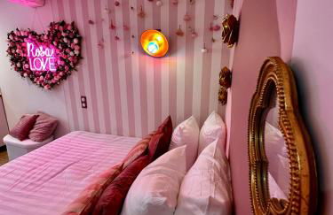 LOVE Room - Balnéo - Ciel Etoilé - Free Wifi - Netflix - Hyper Centre - Foto 13