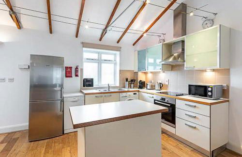 2BR, Gated parking, 50" TV, Nespresso machine - Foto 8