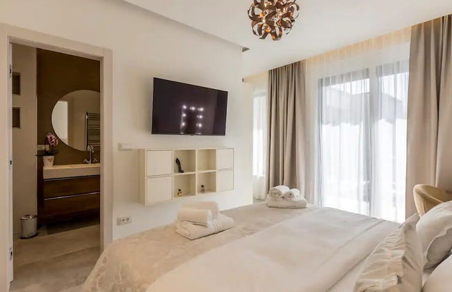 Sophisticated Oasis Residence Villa With Pool - Foto 3