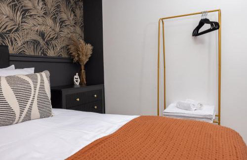 Luxuriou 5 Bedroom House By Homebird Property Management Short Lets & Serviced Accommodation Leeds With Private Parking & Free WiFi - Foto 14