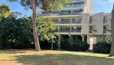 Vue panoramique pour ce grand studio en centre ville - Foto 3