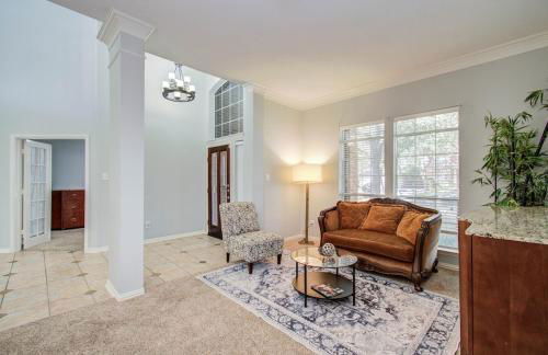 Luxury Pool Home Near Sugar Land Town Center - Photo 4