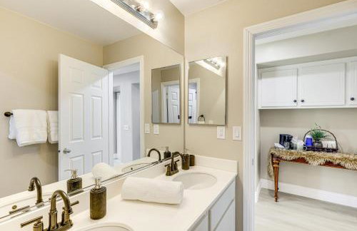 Mtn-View Gem with Private Yard Luxe Beaumont Home - Foto 28