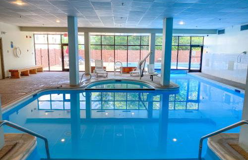 Ski-In Ski-out Luxury Condo with Hot Tub and pools - Foto 23