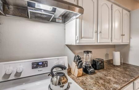 Minutes from the Airport - Wonderful Warrington - Photo 66