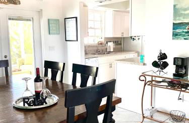 Beautiful Waterfront Home Less Than 7 mins to Beaches - Foto 30