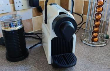 The Nook located in a beautiful garden setting with parking - Foto 17