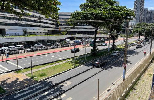 SALVADOR 3 QUARTOS ONDINA FRENTE A PRAIA - Foto 50