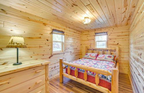 Lakefront Cabin with Dock, Fire Pits in Danbury! - Foto 14