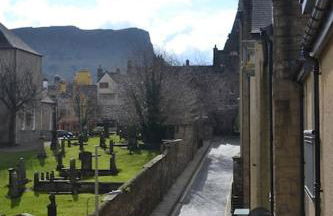 Next to the Palace and Royal Mile with parking - Photo 1