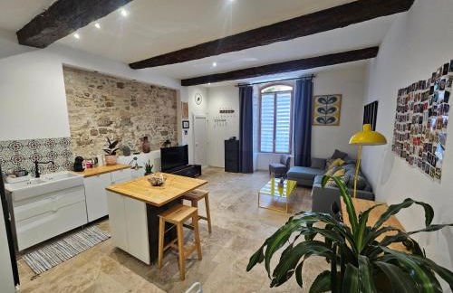 Appartement T2 charmant, calme, terrasse & parking - Photo 3