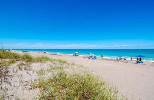 Dreamy Condo 2 minute walk to Beach w King Size Bd - Foto 21