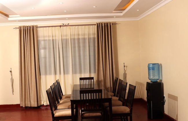 The Meru Manor is a Great Home set in Meru Town - Foto 7