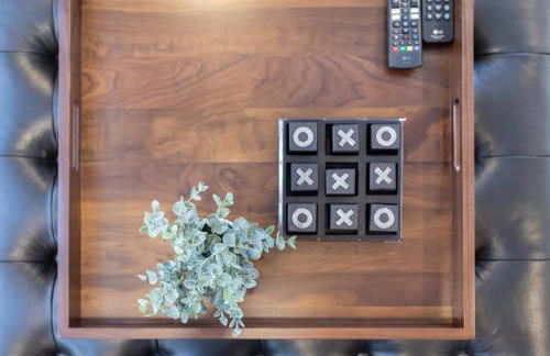 Large Luxury Home with Media Room and Game Room - 10 mins to Campus & Stadium - Foto 11