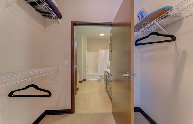 Kasa Westown Milwaukee - Photo 32