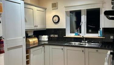 Haruru House - 3 minutes walk to the beach! - Foto 5, stove, dishwasher