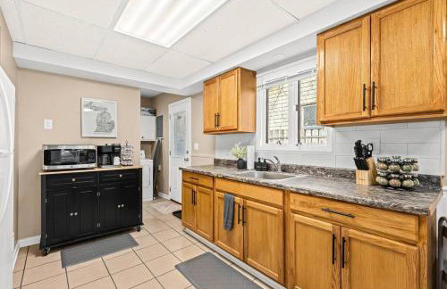 Cozy 3BR Home Friendly City of Hazel Park - Foto 21