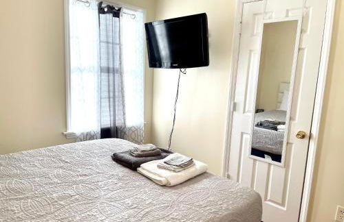 3 Bed 2 Bath House, Quiet & downtown Smart TVs in all rooms, Whole house to yourself - Foto 15