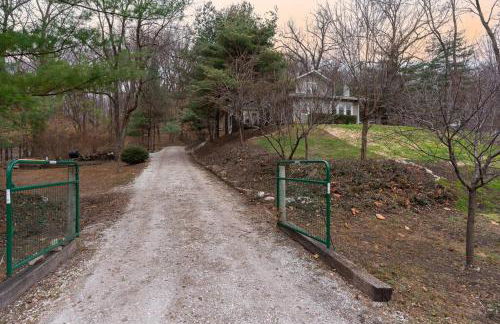 Riverside Retreat! - Photo 10