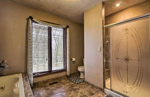 Tranquil Family Home with Yard, 14 Mi to Springfield - Foto 16