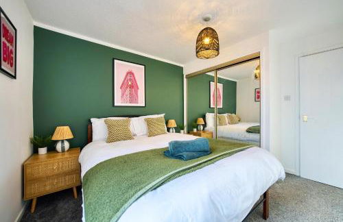 2BR Flat with Free Parking in Central Location - Foto 3