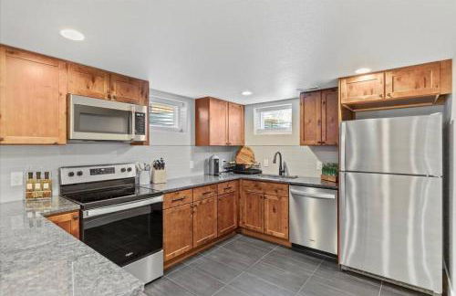 Whole House Relaxing Oasis by Fitzsimmons Campus - Photo 38