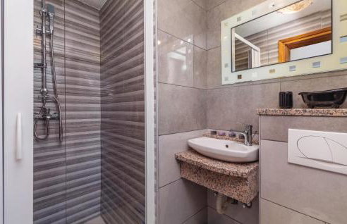 Awesome Home In Nedescina With Kitchen - Foto 36